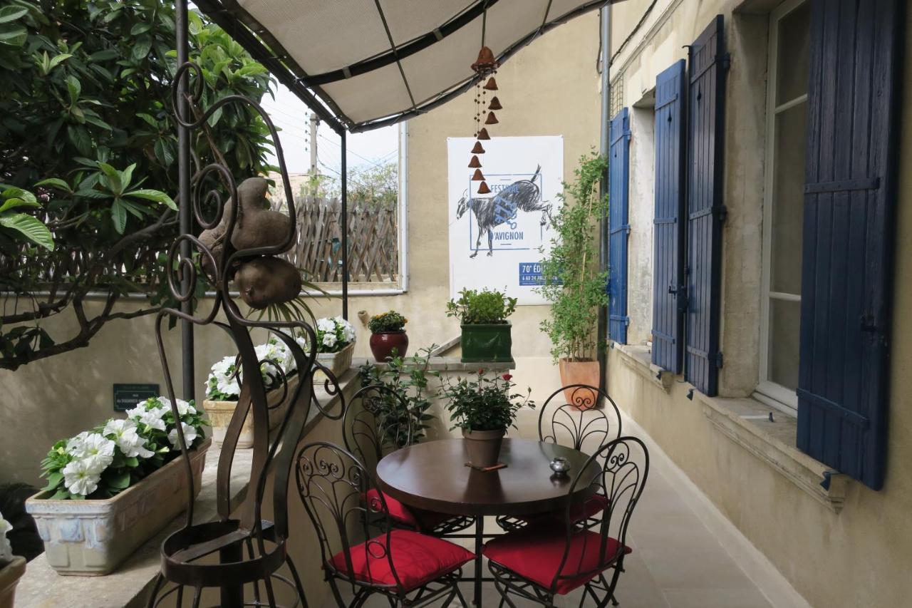 Tombe La Nefle Bed & Breakfast อาวีญง ภายนอก รูปภาพ