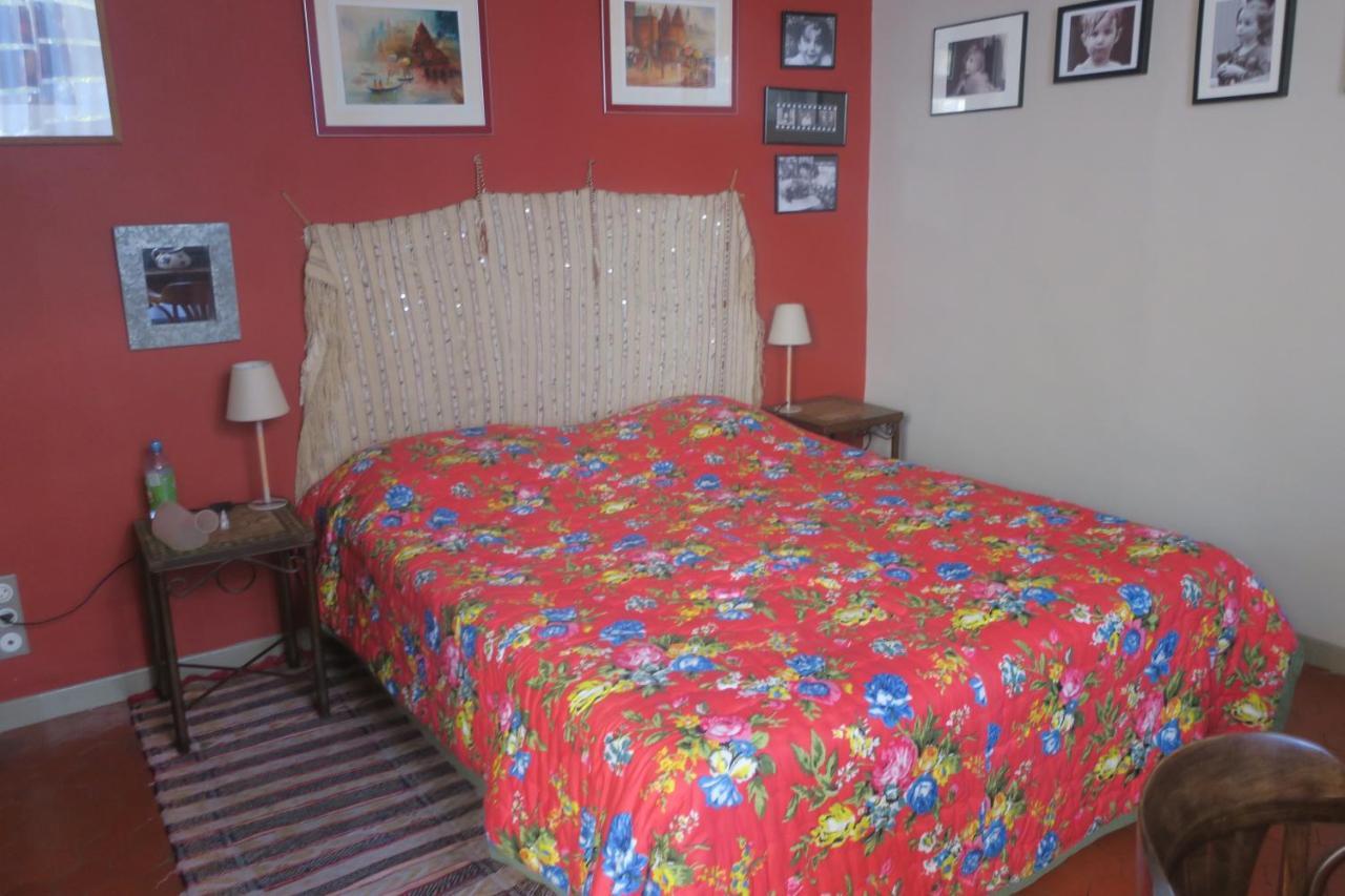 Tombe La Nefle Bed & Breakfast อาวีญง ภายนอก รูปภาพ
